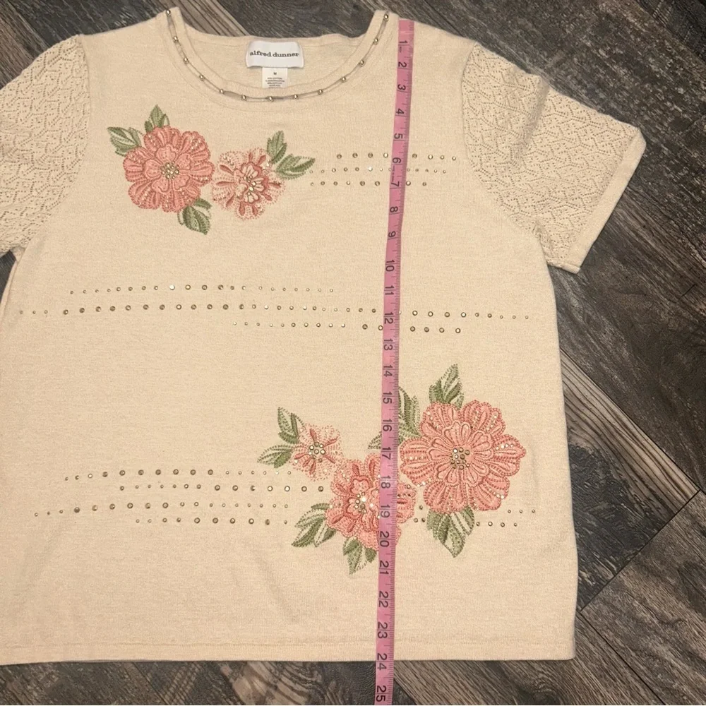 Alfred Dunner Grannycore Tan Knit Top Beaded Detail Embroidered Flowers Medium - Picture 8 of 9